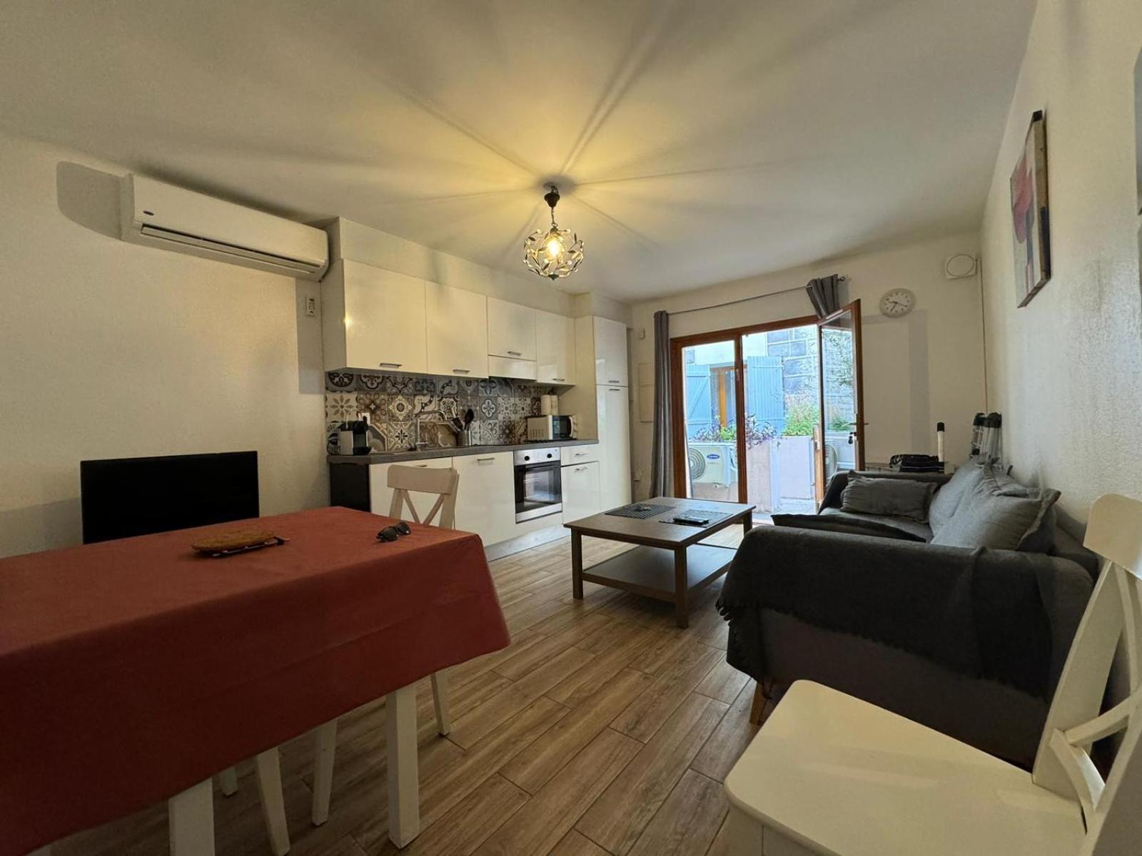 Cosy Poullan, 2-Bedroom Apartment, 200 M From The Beach Nice Exterior foto